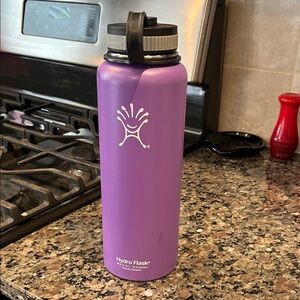 Hydro Flask 40oz Bottle with Black Lid